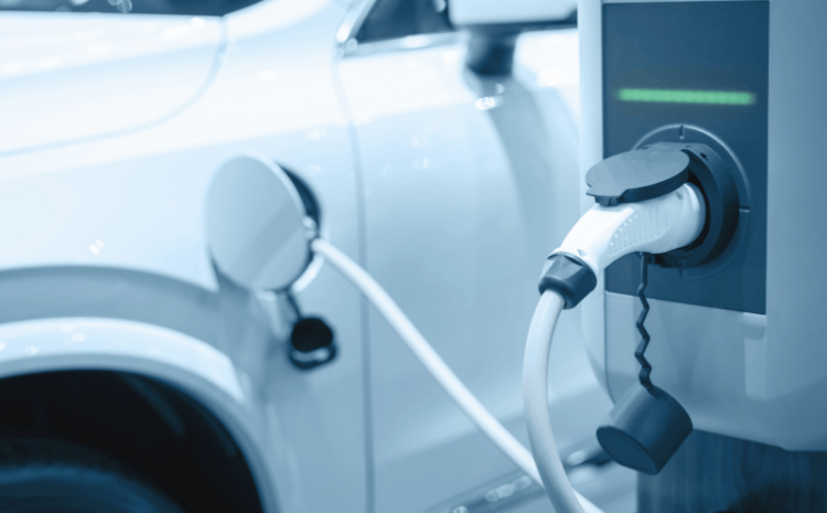  INSTALACIÓN PUNTO DE CARGA COCHES ELÉCTRICOS Y COMUNIDAD DE PROPIETARIOS