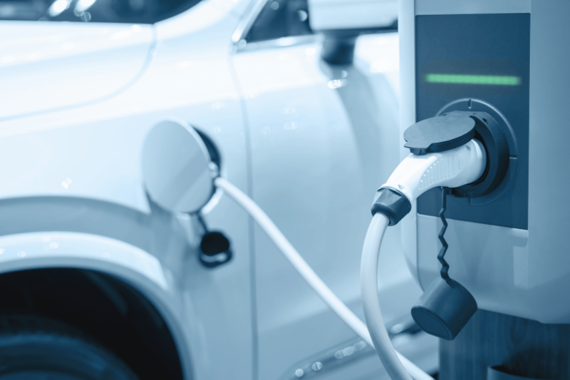 INSTALACIÓN PUNTO DE CARGA COCHES ELÉCTRICOS Y COMUNIDAD DE PROPIETARIOS